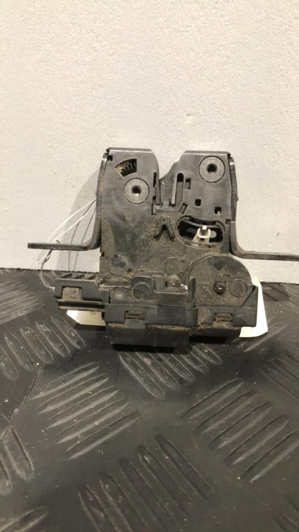 Serrure de hayon RENAULT CLIO 3 PHASE 2 Diesel - 1