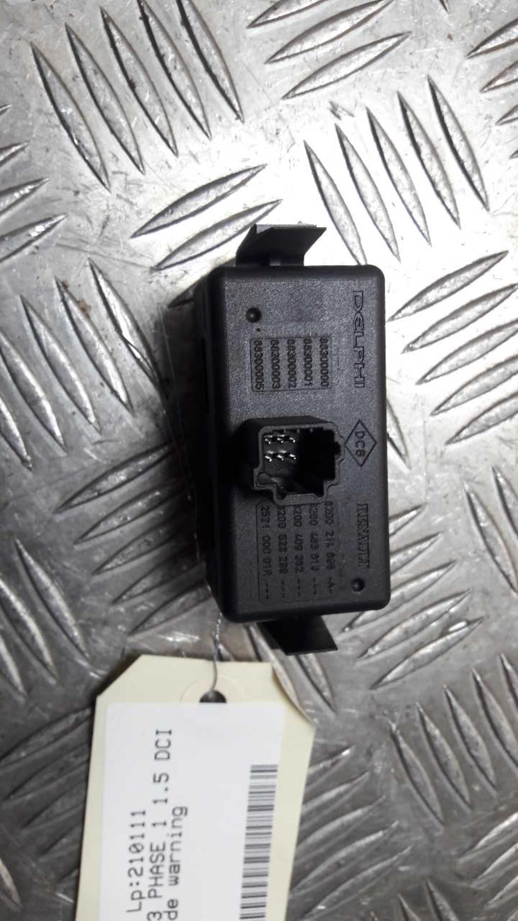 Bouton de warning RENAULT MEGANE 3 PHASE 1 Diesel - 1