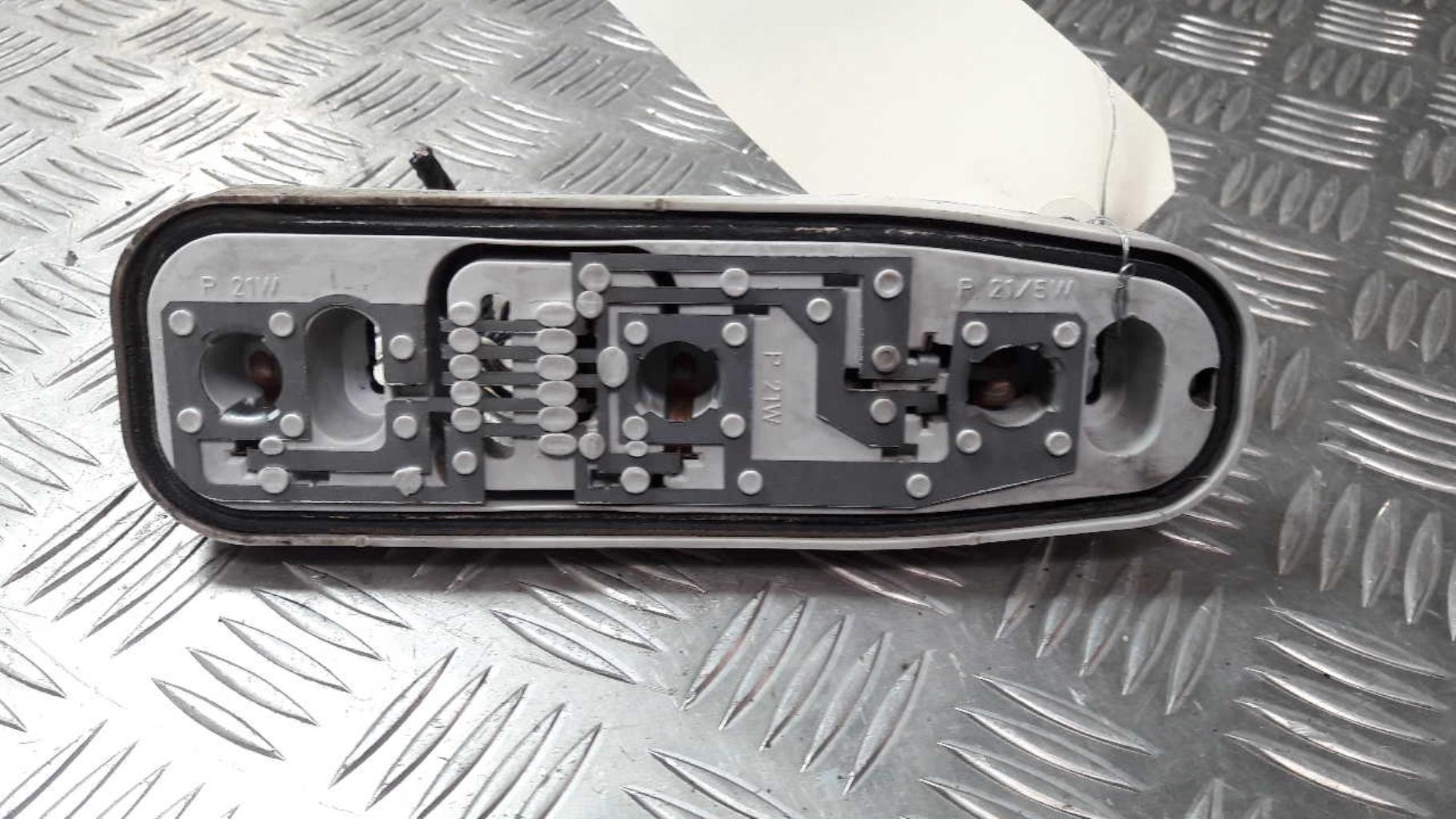 Platine feu arriere gauche RENAULT TWINGO 1 PHASE 3 Essence - 1