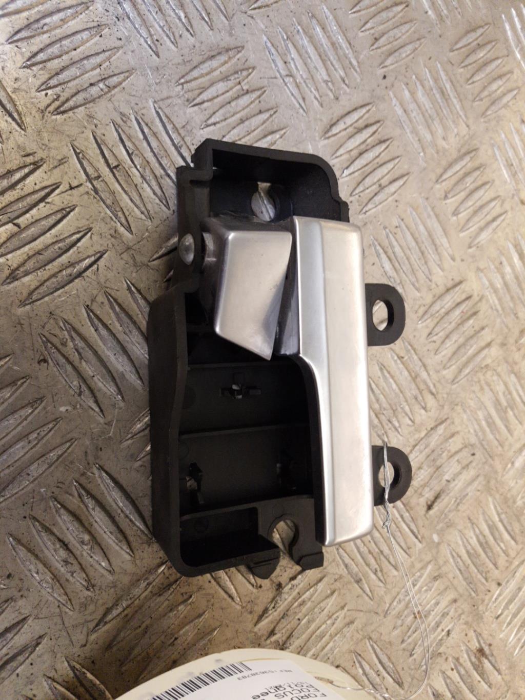 Poignee interieur arriere droit FORD FOCUS 2 PHASE 2 Diesel - 1