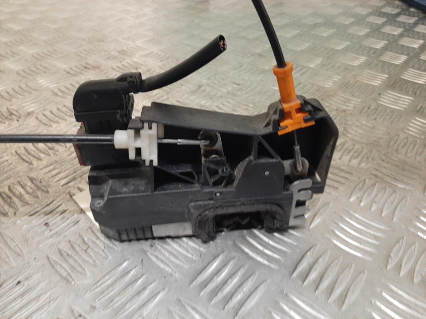 Serrure avant gauche OPEL CORSA C PHASE 1 Diesel - 1