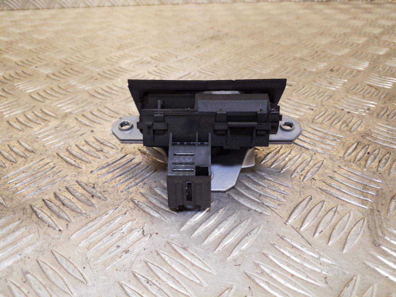 Serrure de hayon FORD FOCUS 2 PHASE 2 Diesel - 1