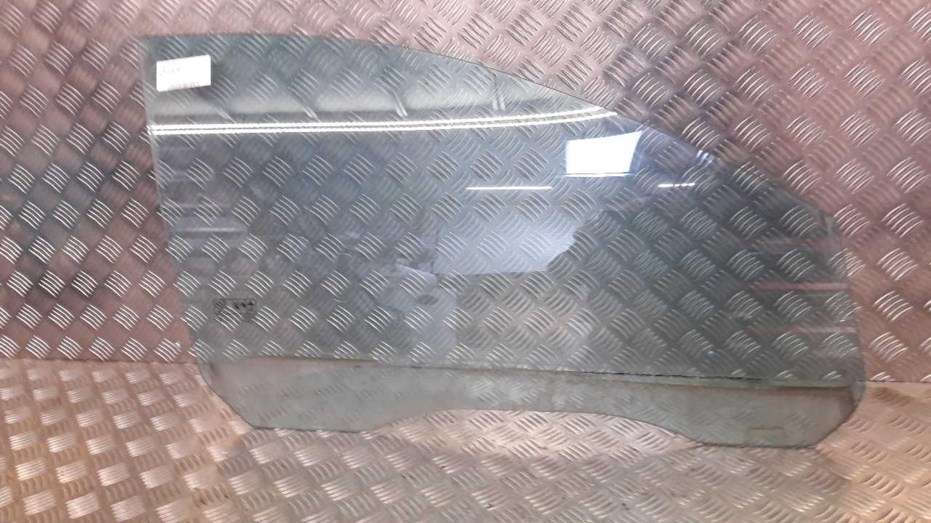 Vitre avant droit FORD FOCUS 2 PHASE 2 Diesel - 1