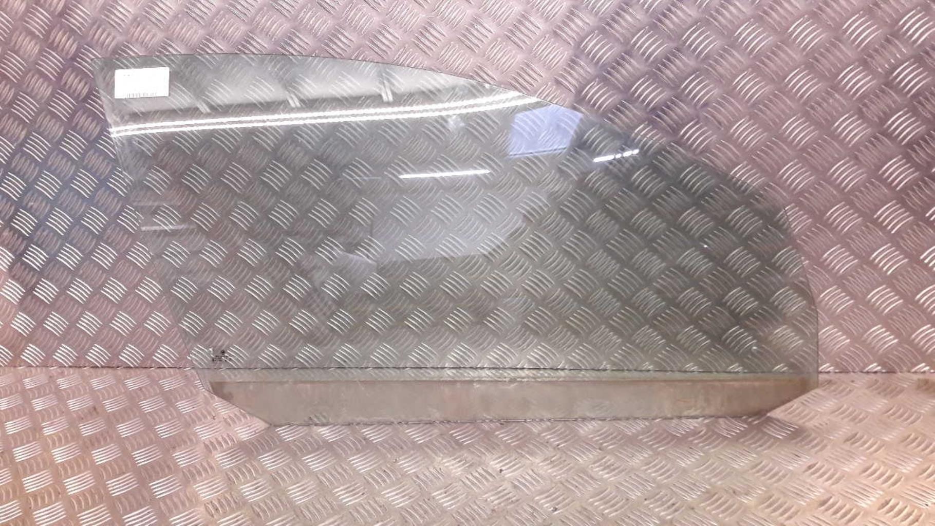 Vitre avant droit VOLKSWAGEN GOLF 5 Diesel - 1