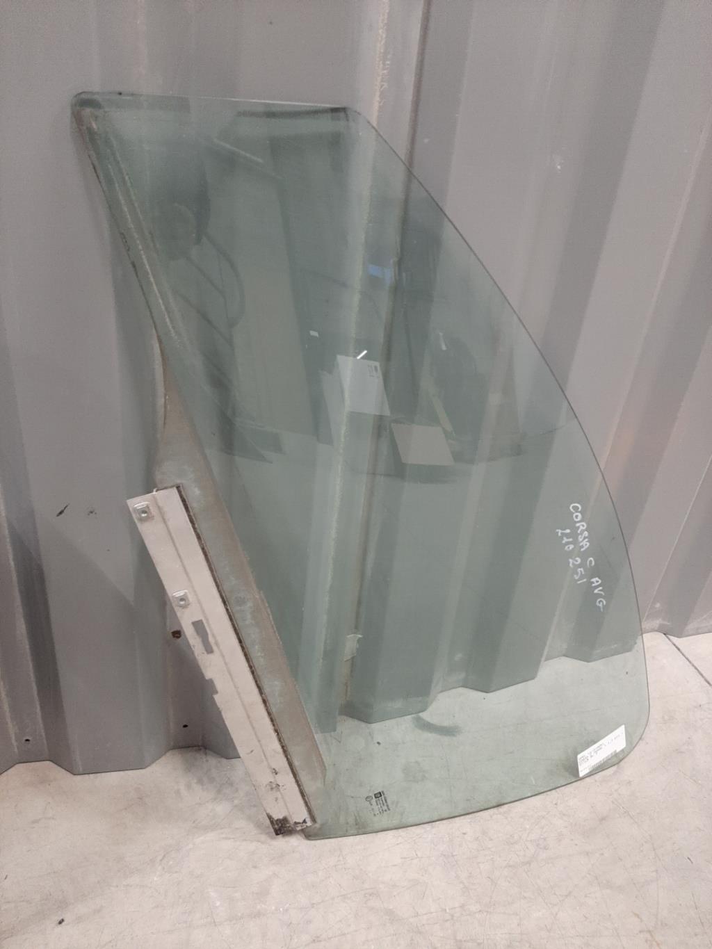 Vitre avant gauche OPEL CORSA C PHASE 1 Diesel - 1