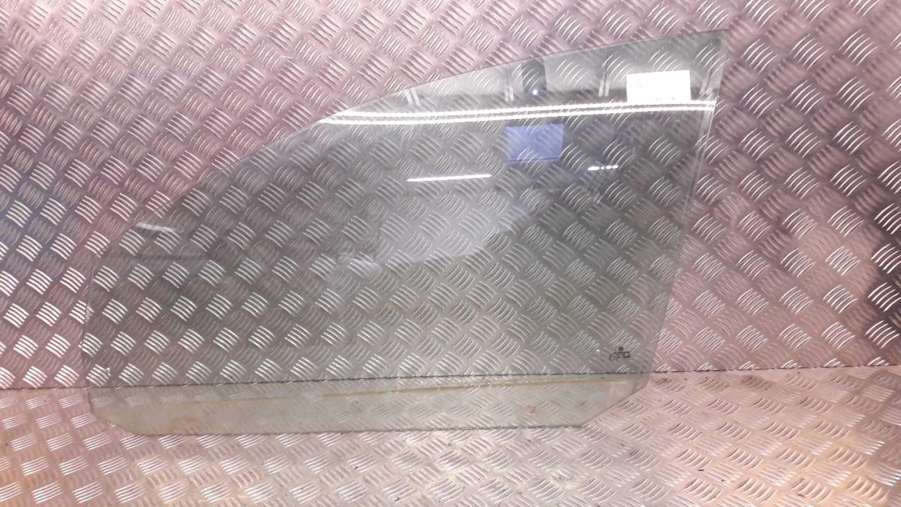Vitre avant gauche VOLKSWAGEN GOLF 5 Diesel - 1