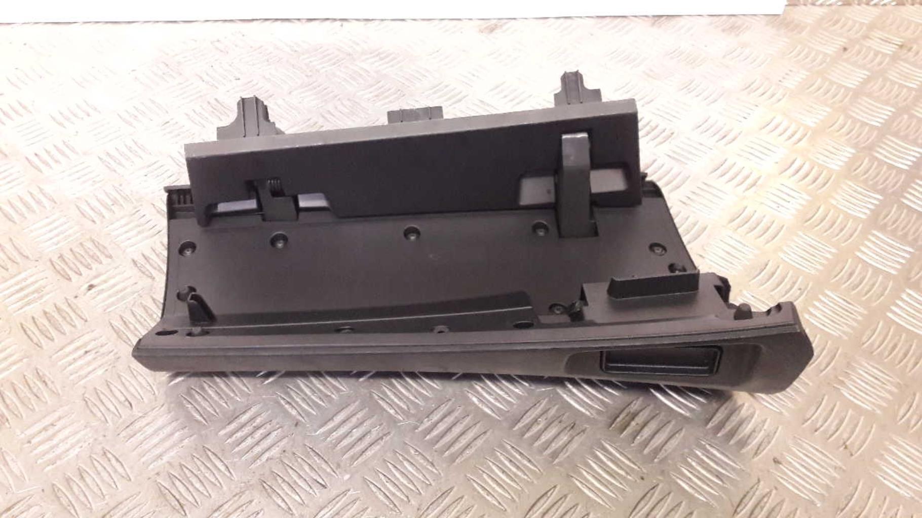Boite a gants PEUGEOT 4007 Diesel - 1