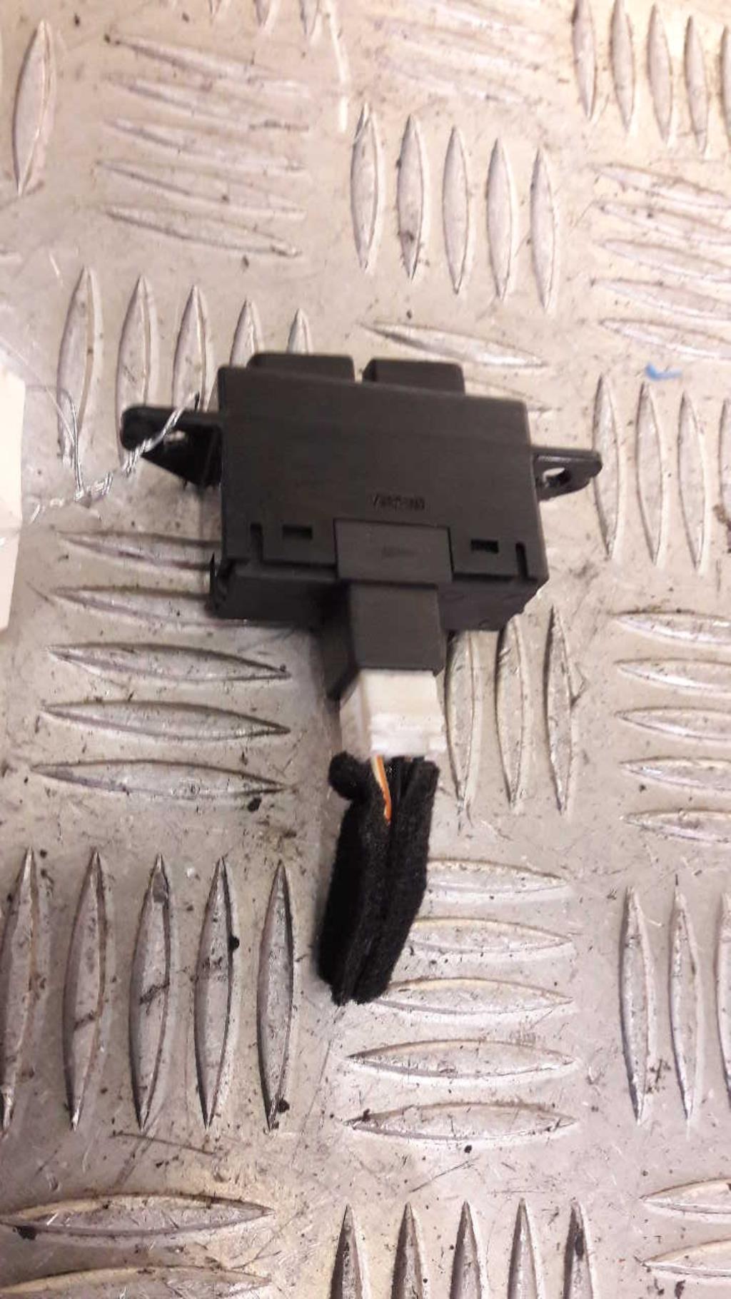Bouton/Interrupteur HYUNDAI SANTA FE 2 PHASE 1 Diesel - 1