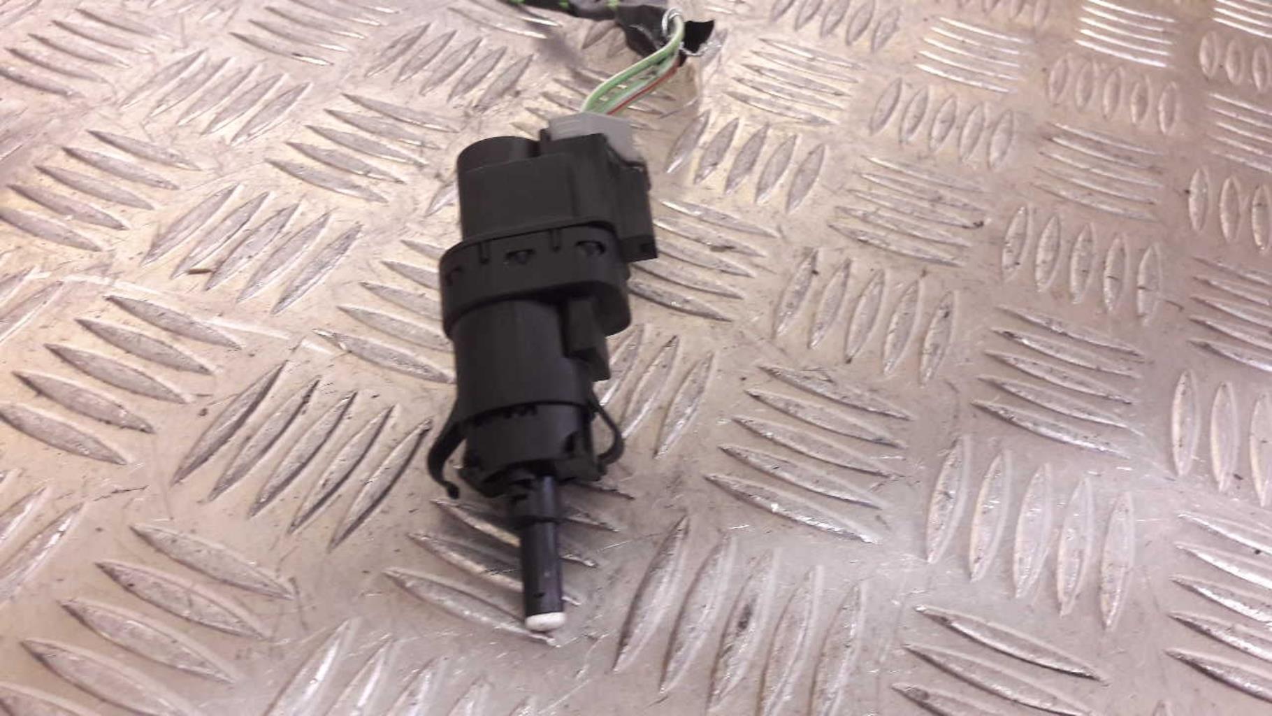 Contacteur feu stop FORD C-MAX 1 PHASE 2 Diesel - 1