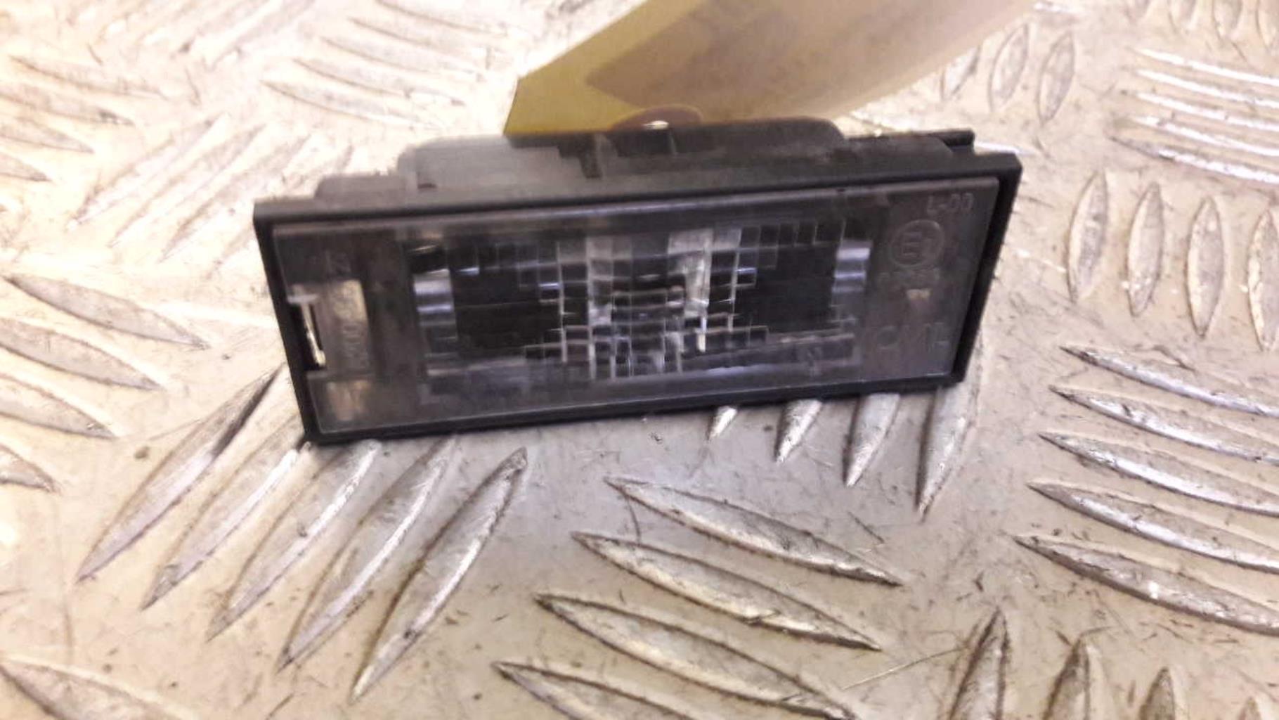 Eclairage de plaque RENAULT CLIO 2 PHASE 1 Diesel - 1
