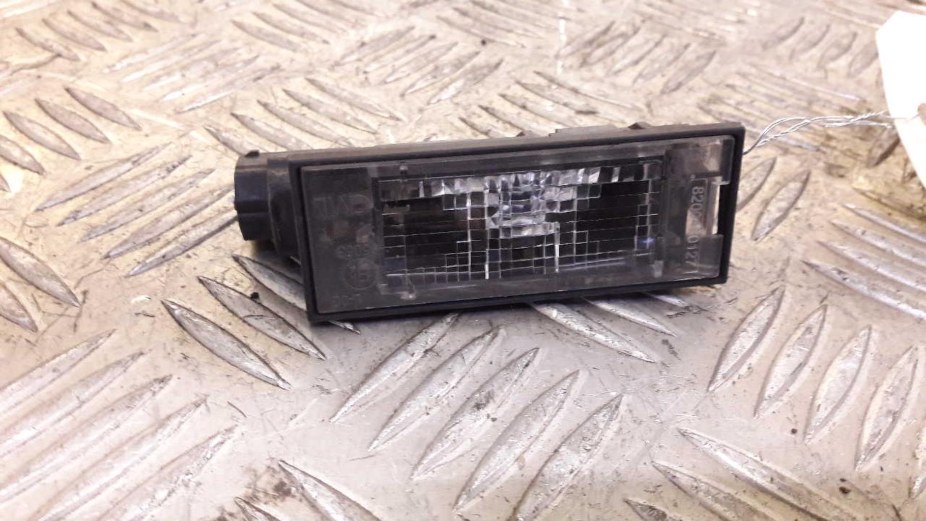 Eclairage de plaque RENAULT CLIO 3 PHASE 2 Diesel - 1