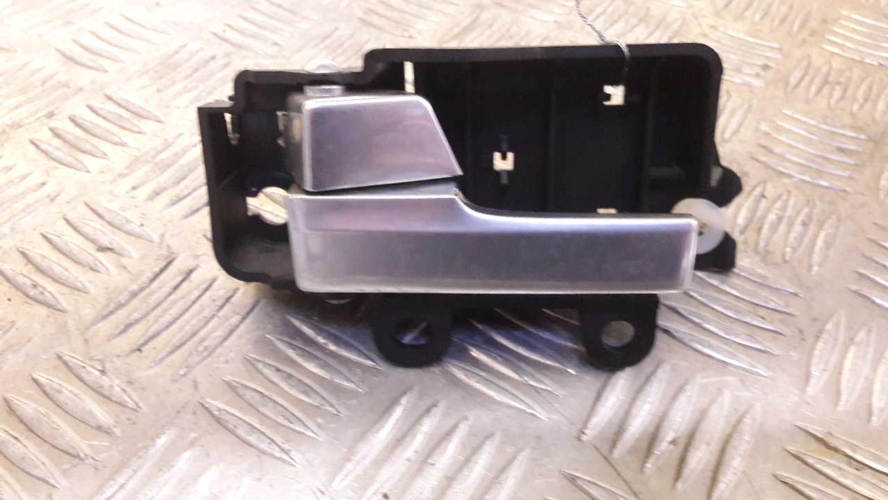 Poignee interieur avant gauche FORD C-MAX 1 PHASE 2 Diesel - 1