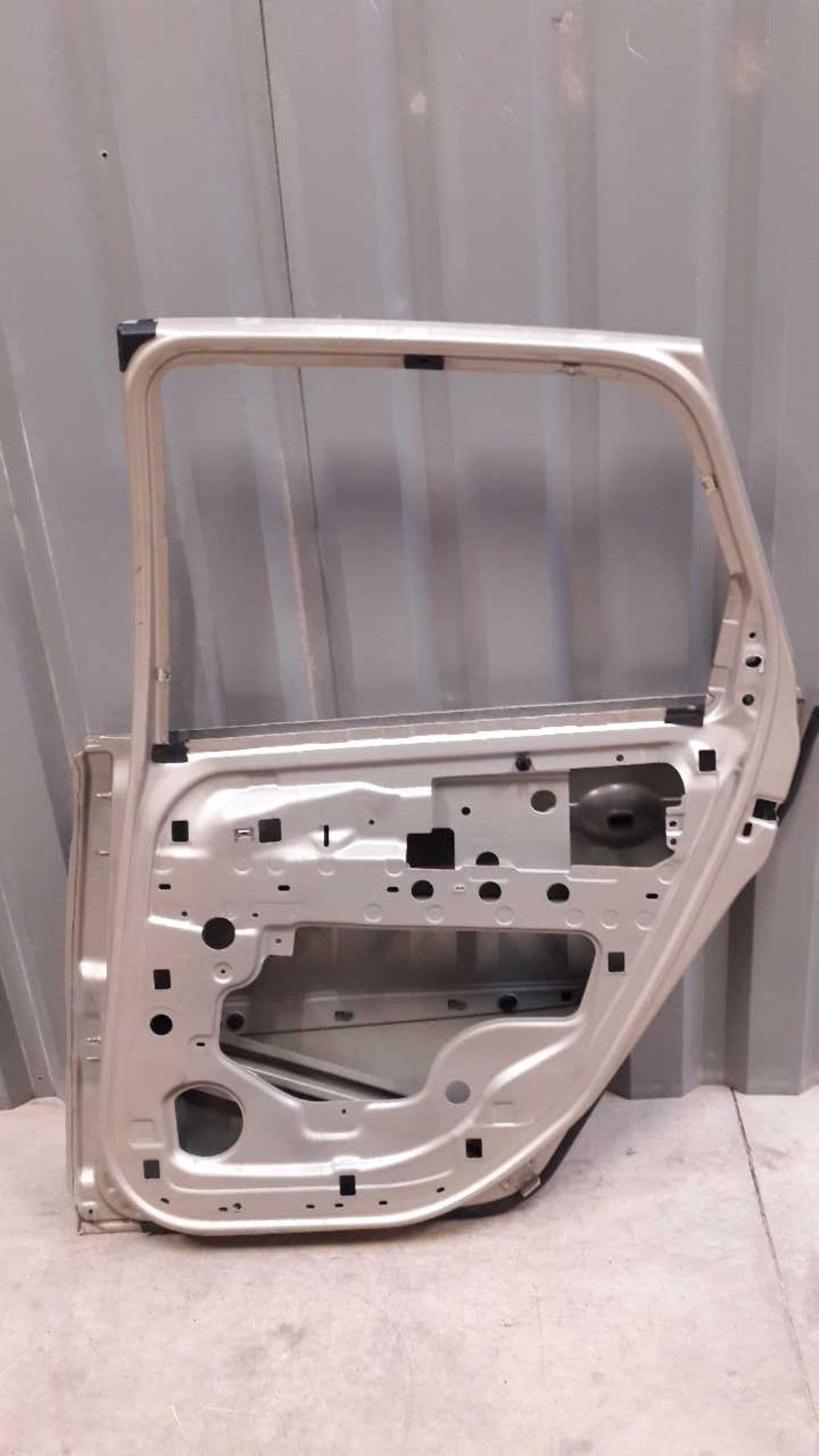 Porte arriere droit RENAULT SCENIC 2 PHASE 1 Diesel - 1