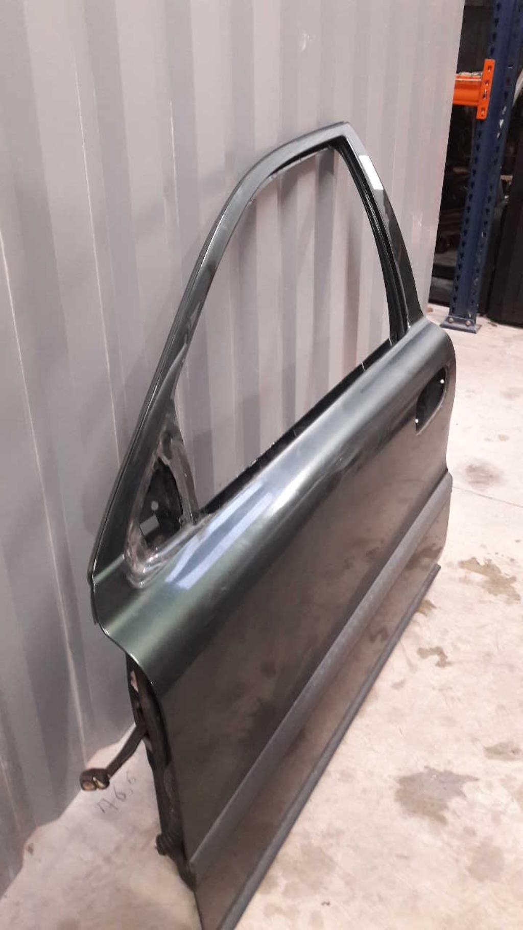Porte avant gauche VOLVO V 70 1 PHASE 2 BREAK Diesel - 1