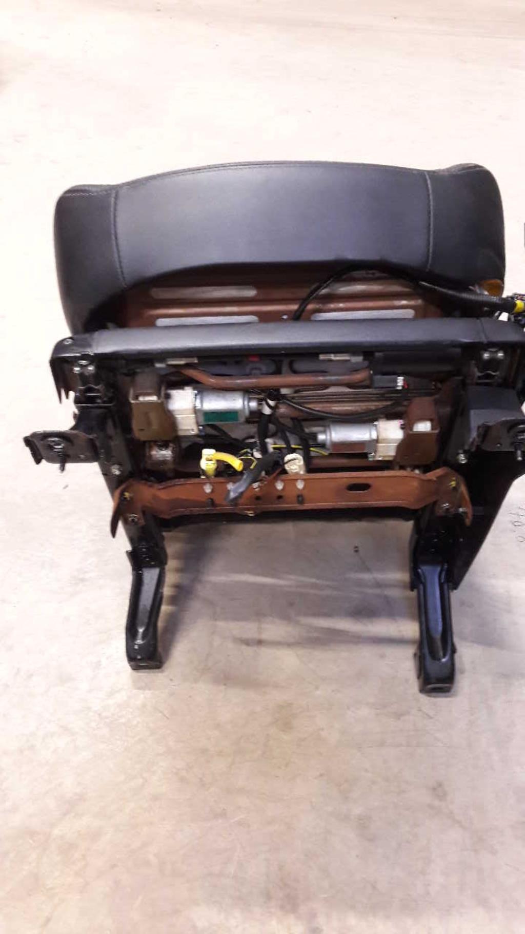 Siege avant gauche PEUGEOT 4007 Diesel - 1