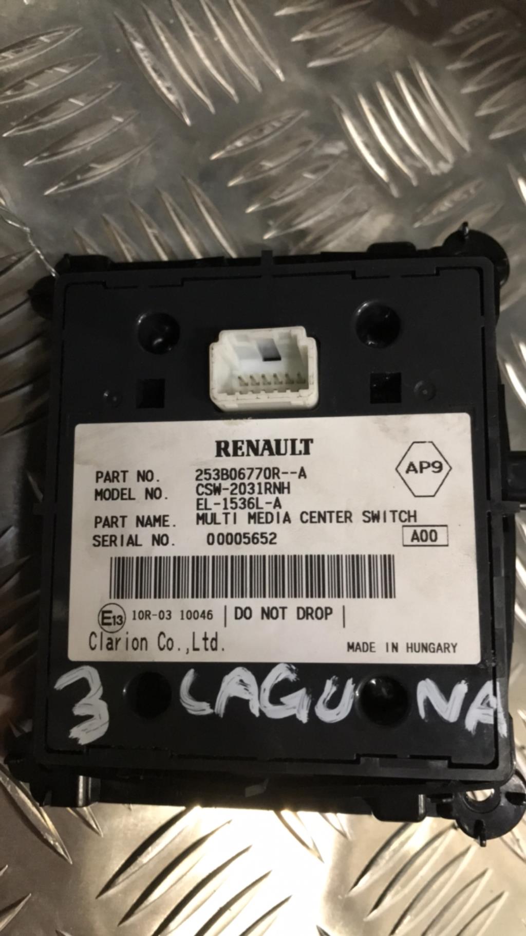 Commande autoradio RENAULT LAGUNA 3 PHASE 3 Diesel - 1