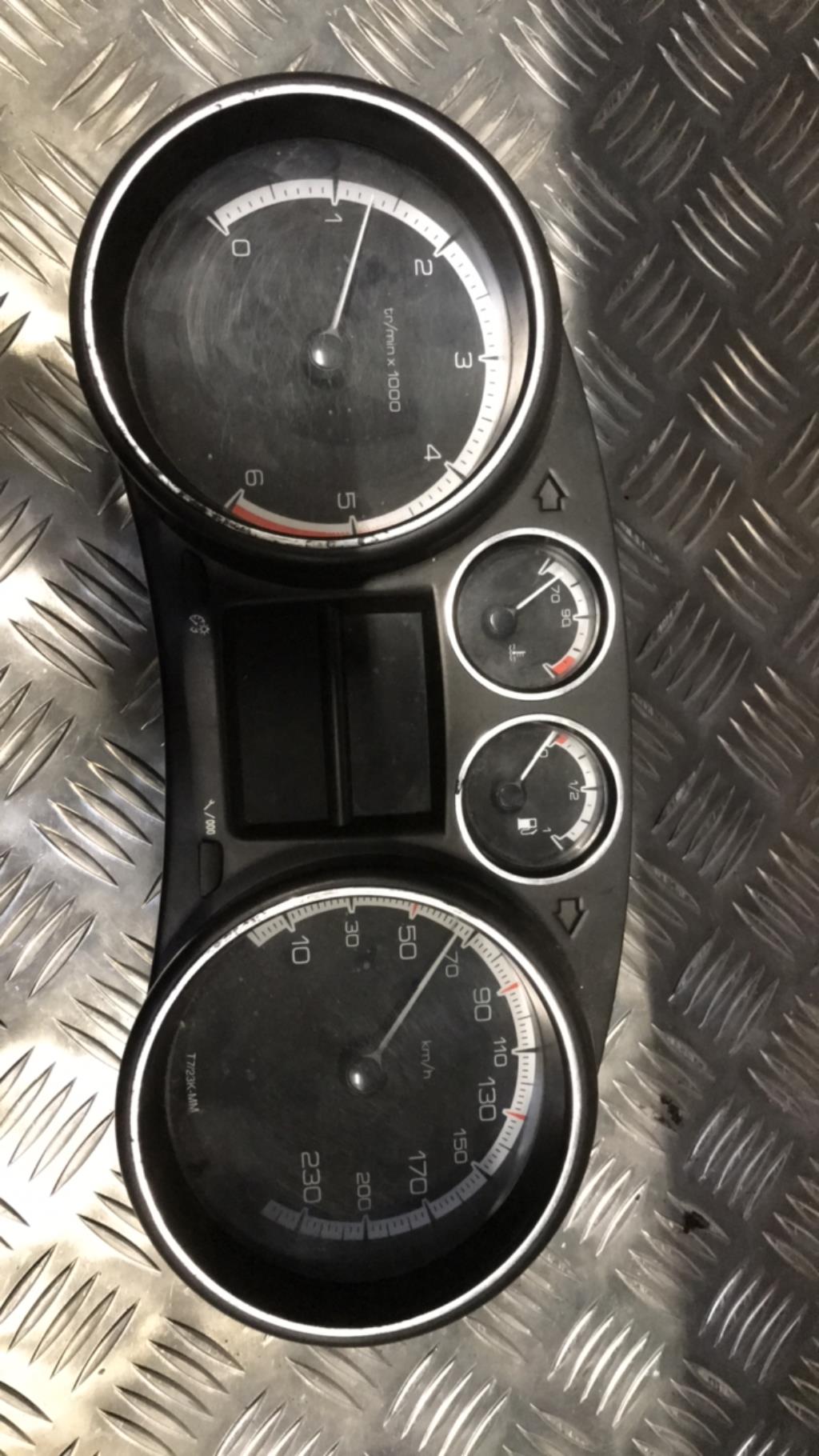 Compteur PEUGEOT 308 1 PHASE 1 Diesel - 1