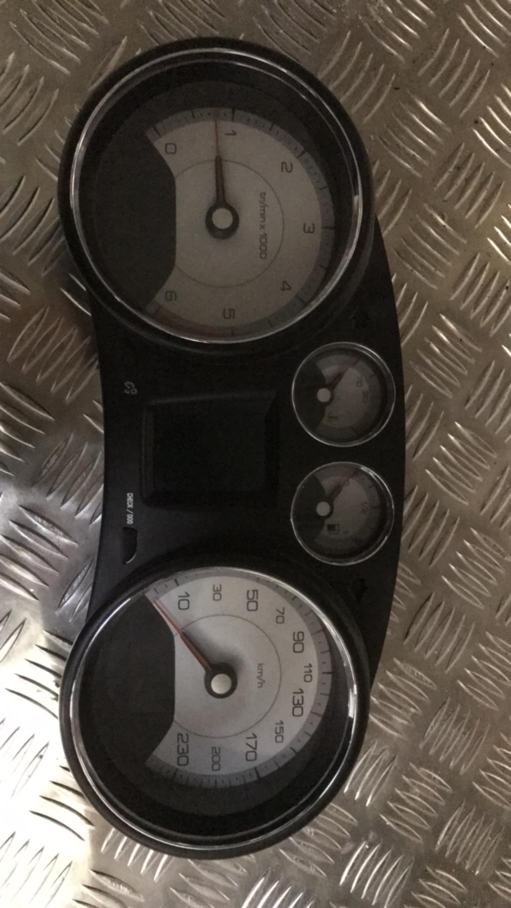 Compteur PEUGEOT 308 1 PHASE 1 Diesel - 1