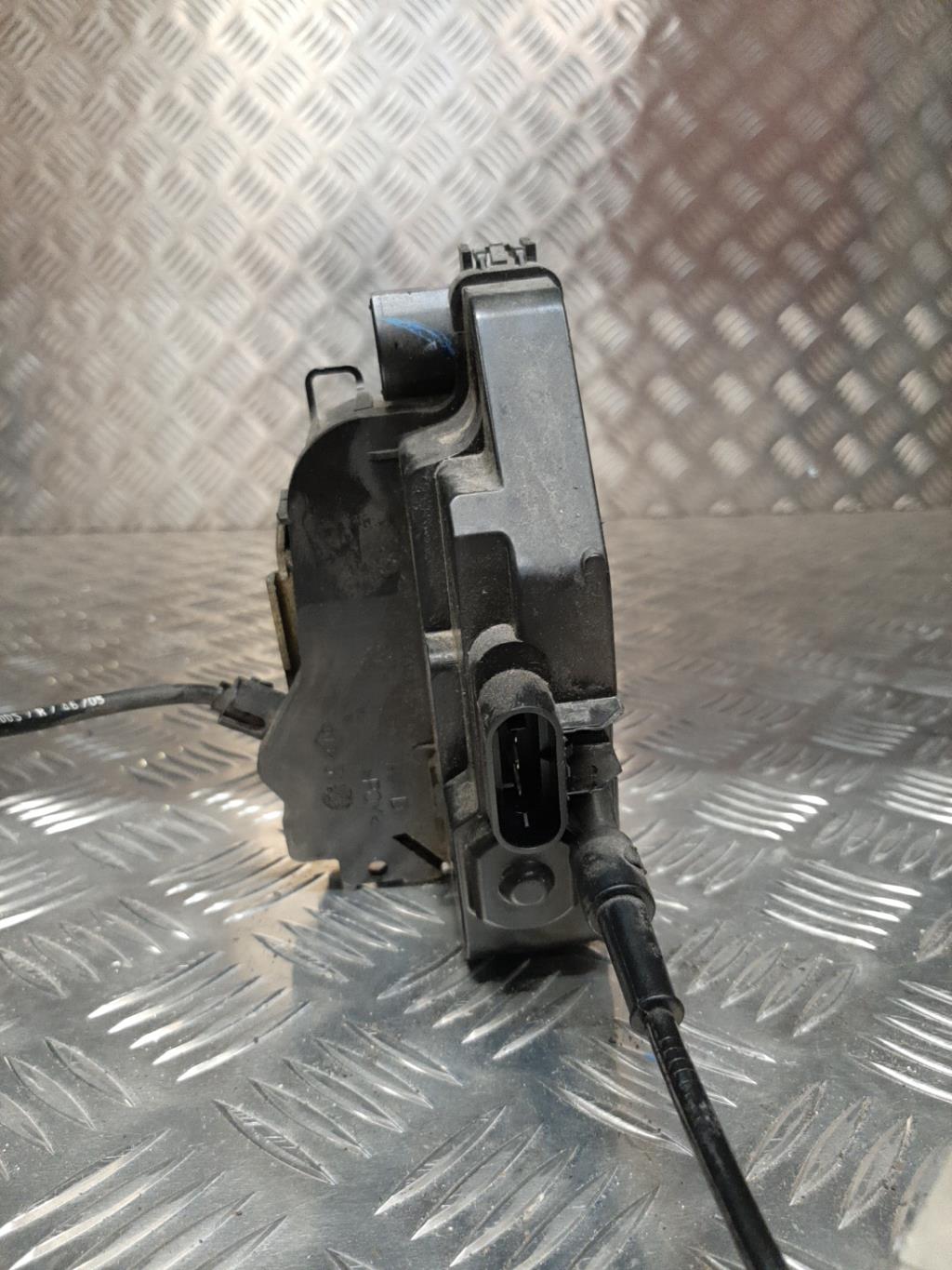 Serrure avant droit RENAULT SCENIC 2 PHASE 1 Diesel - 1