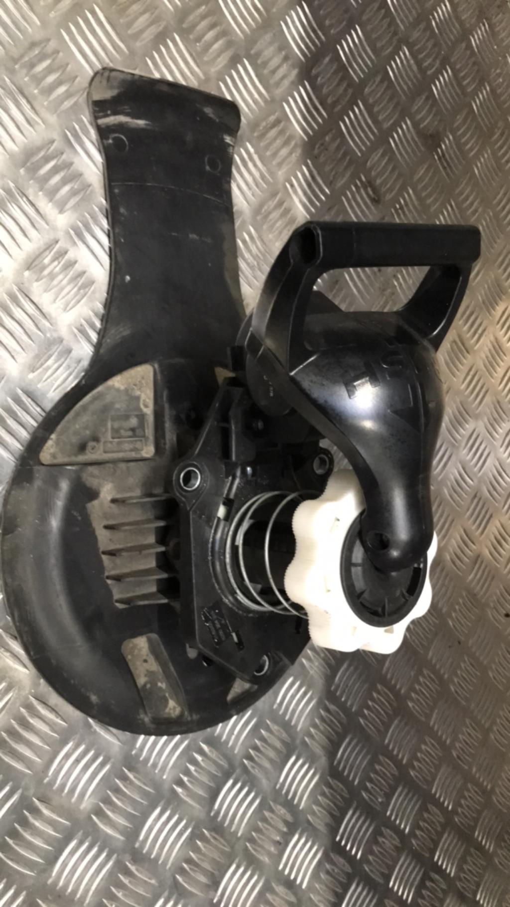 Treuil de roue de secours RENAULT MODUS PHASE 1 Essence - 1