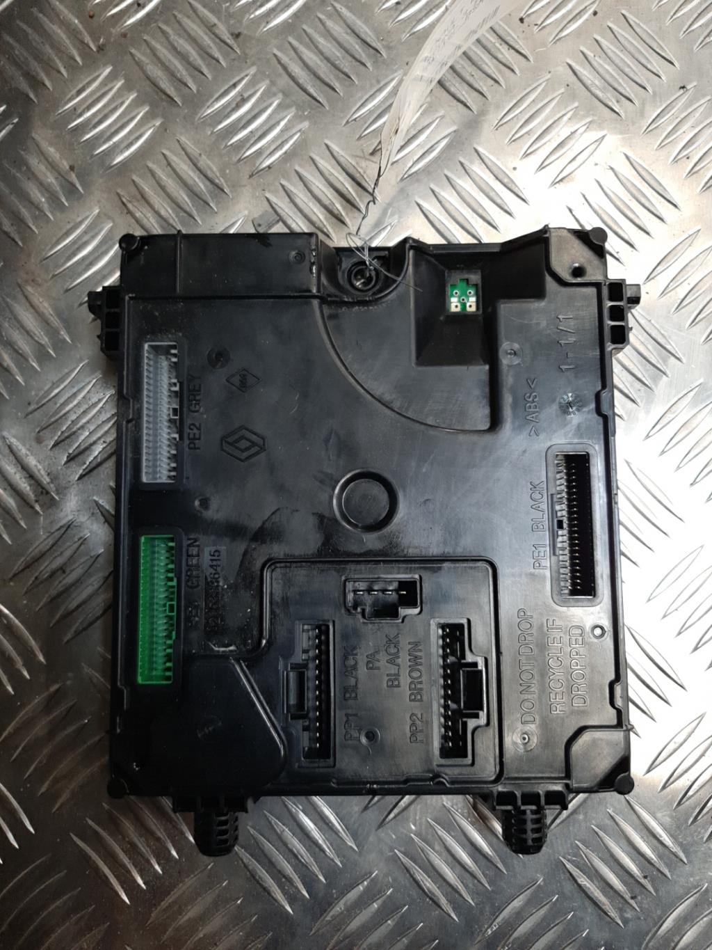 Boitier servitude moteur (BSM) RENAULT LAGUNA 3 PHASE 3 Diesel - 1