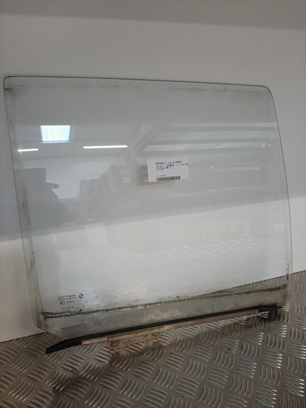Vitre arriere droit RENAULT CLIO 1 PHASE 1 Essence - 1