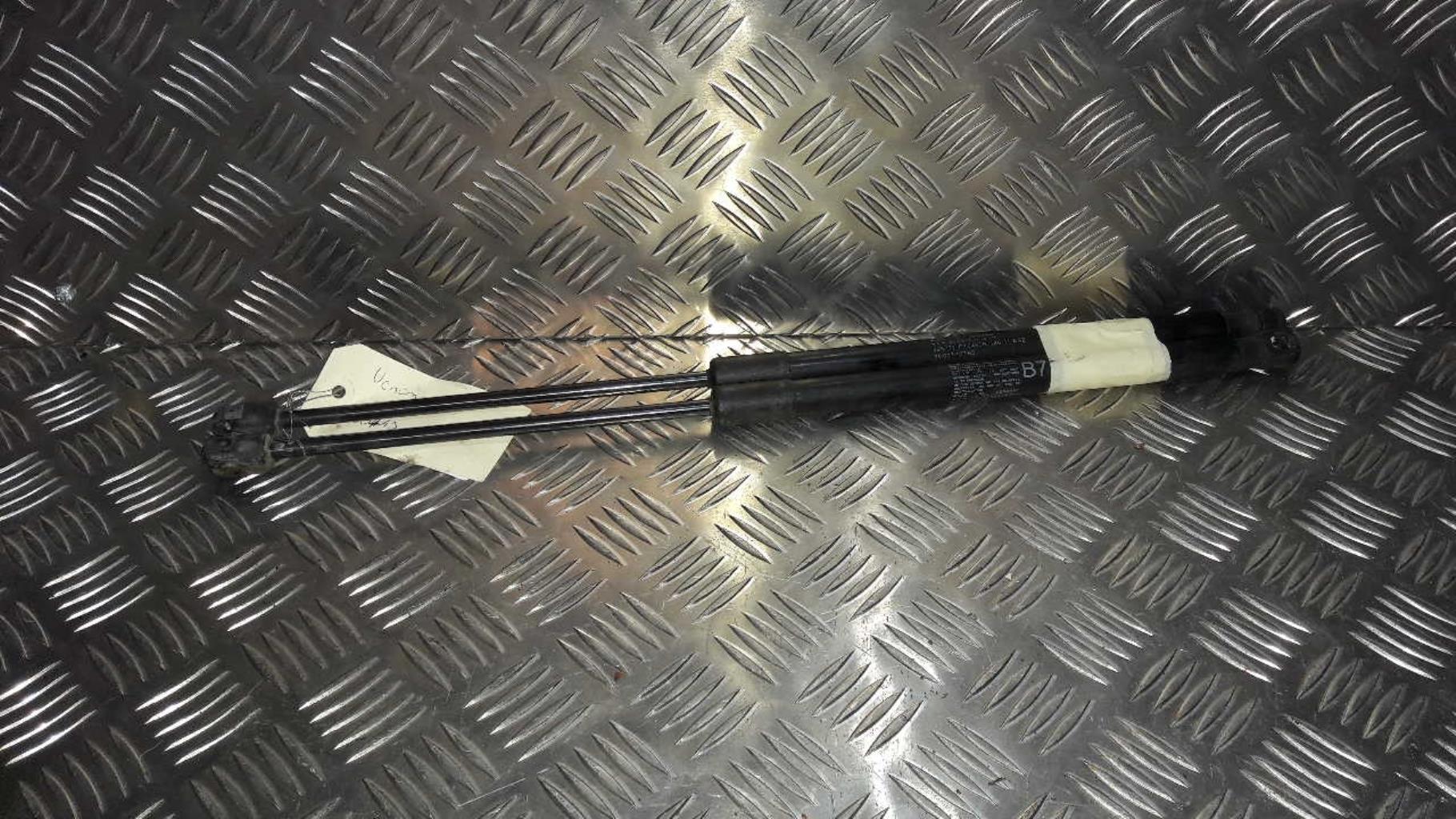 Verin de coffre CITROEN C4 2 PHASE 1 Essence - 1