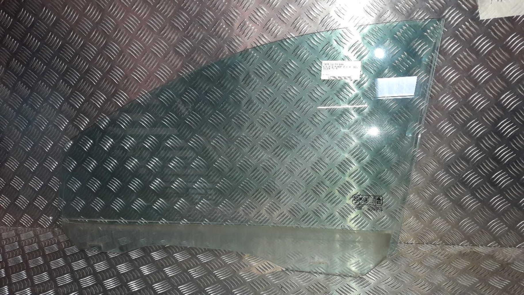 Vitre avant gauche FORD FOCUS 2 PHASE 2 Diesel - 1