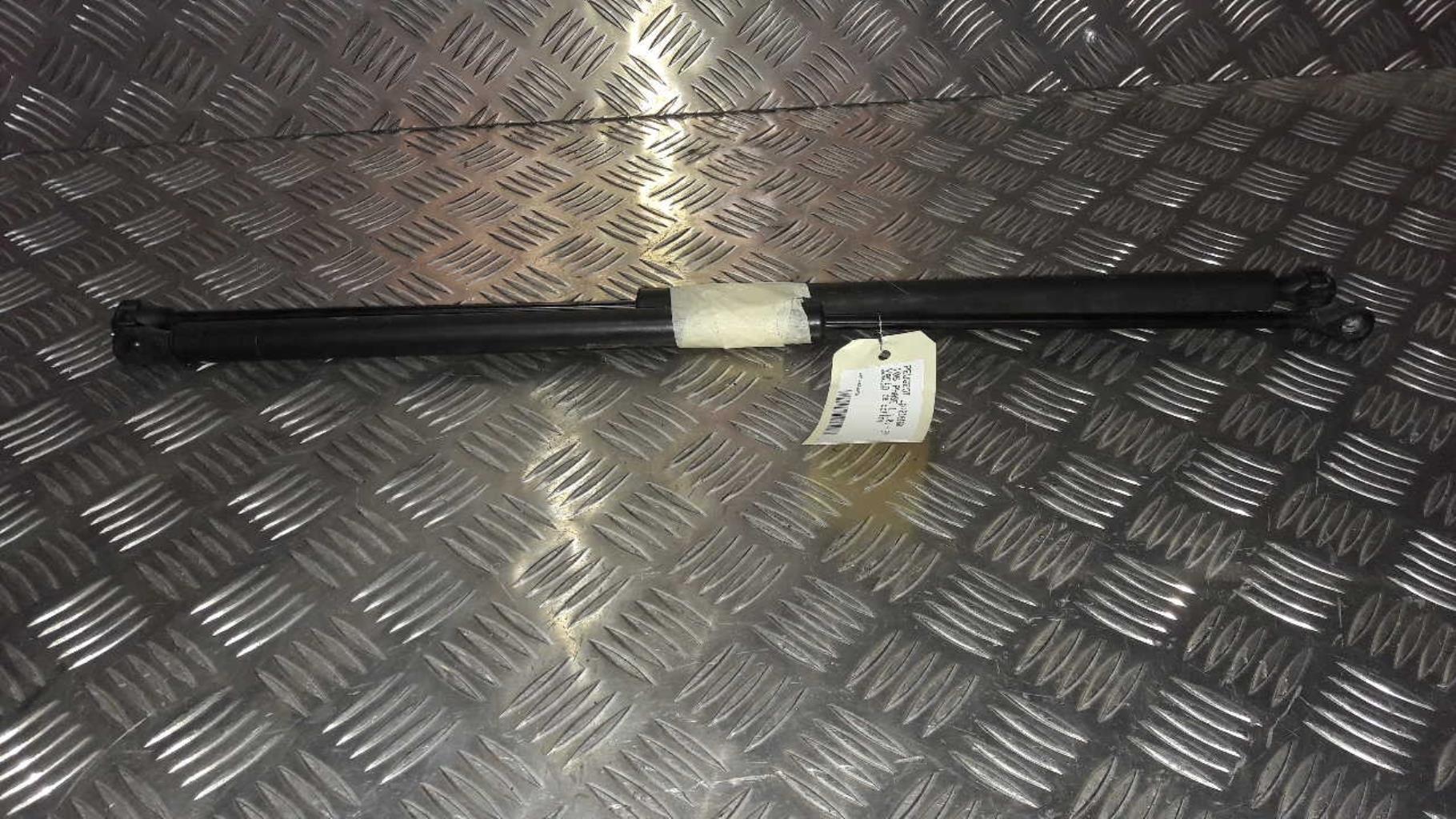 Verin de coffre PEUGEOT 106 PHASE 1 Essence - 1