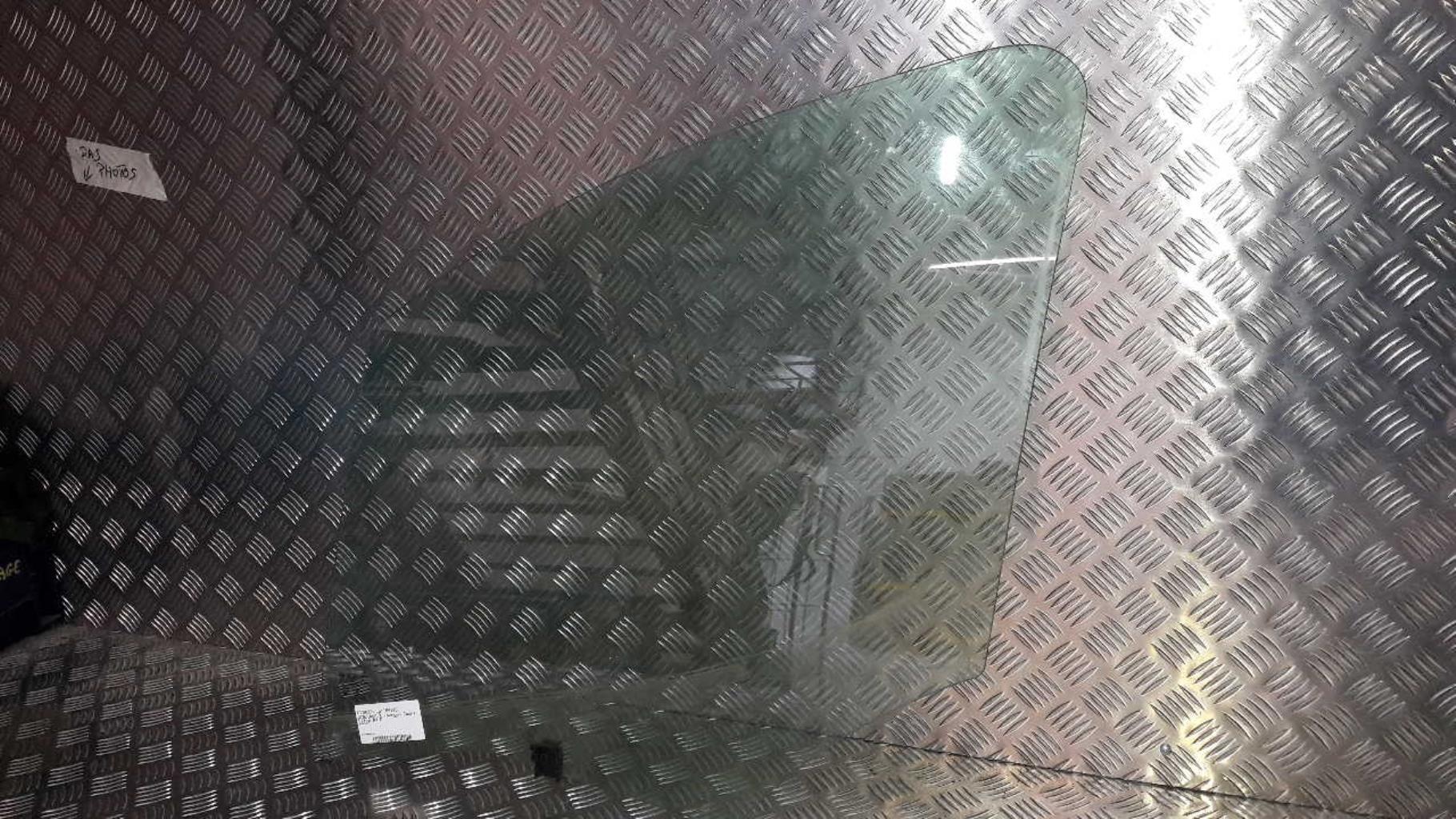 Vitre avant gauche CITROEN BERLINGO 2 PHASE 1 Diesel - 1