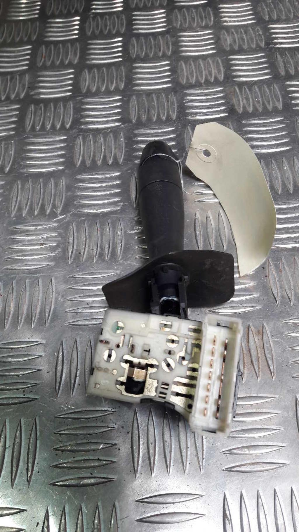 Commodo d'essuie glaces RENAULT CLIO 2 PHASE 2 Diesel - 1