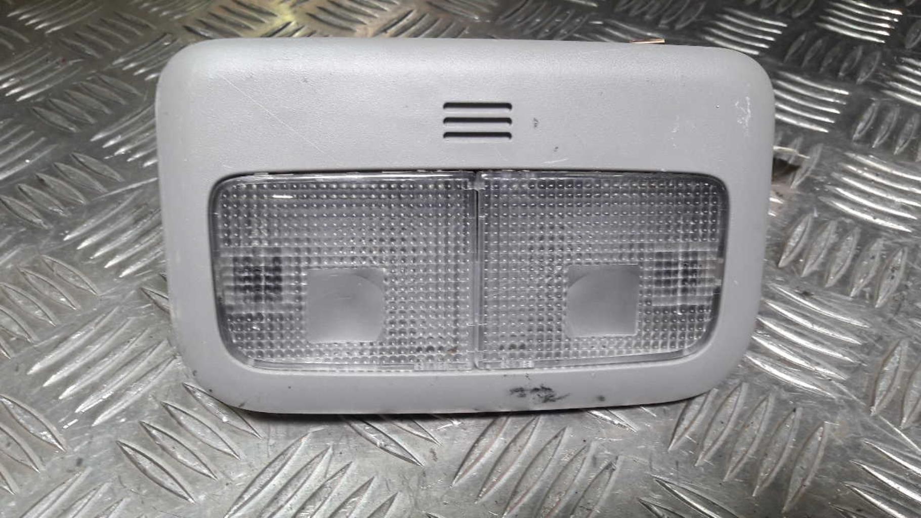 Eclairage de plafonnier TOYOTA YARIS 2 PHASE 2 Essence - 1