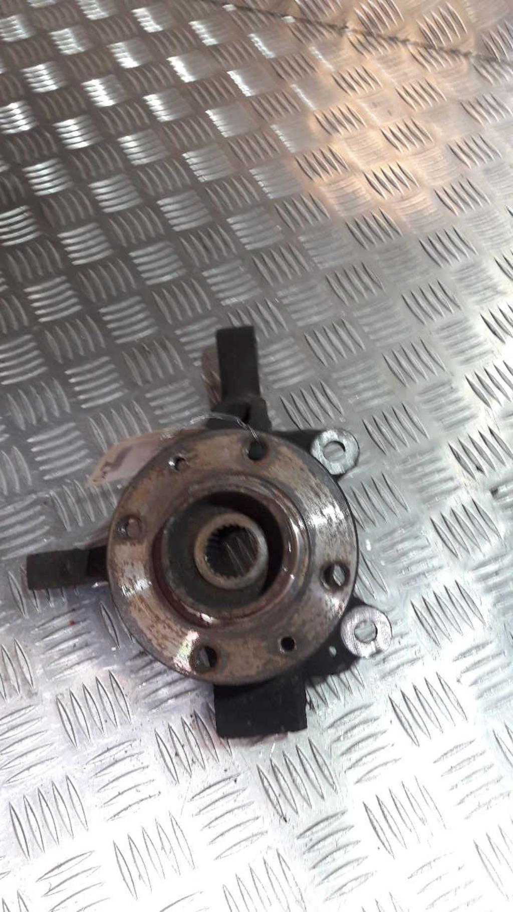 Pivot de moyeu avant droit RENAULT CLIO 3 PHASE 2 BREAK Diesel - 1