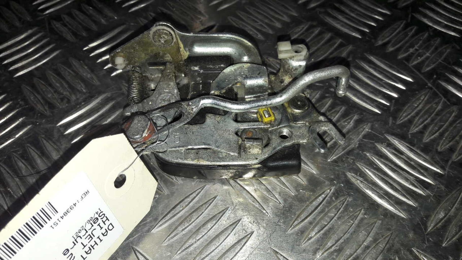 Serrure avant droit DAIHATSU HIJET 2 Diesel - 1