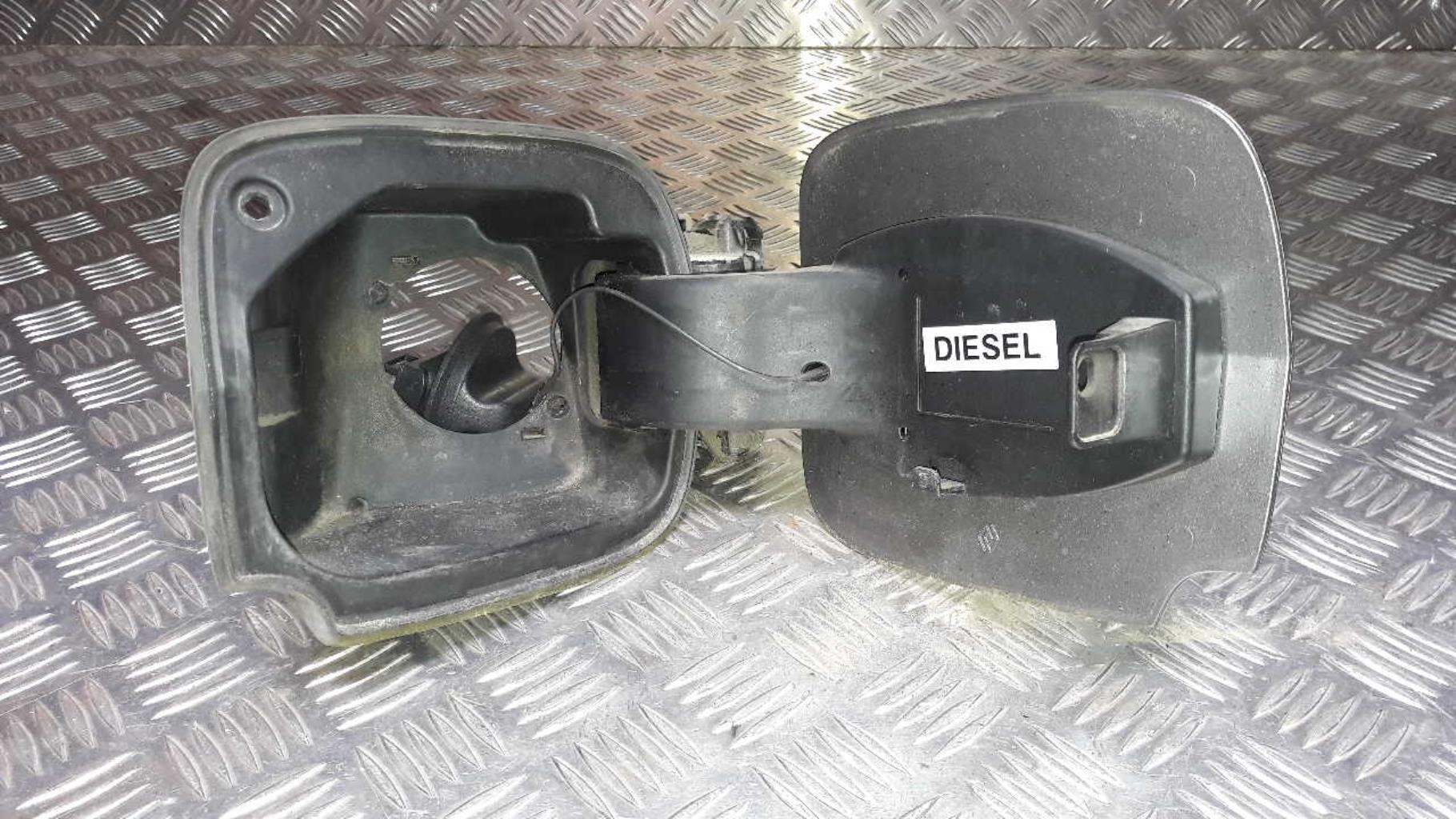 Trappe d'essence RENAULT CLIO 3 PHASE 2 BREAK Diesel - 1