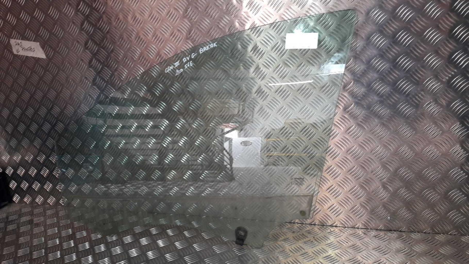 Vitre avant gauche RENAULT CLIO 3 PHASE 2 BREAK Diesel - 1