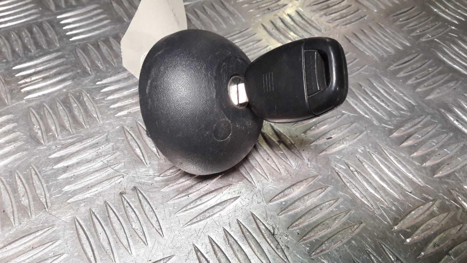 Bouchon de carburant RENAULT CLIO 2 PHASE 2 Essence - 1