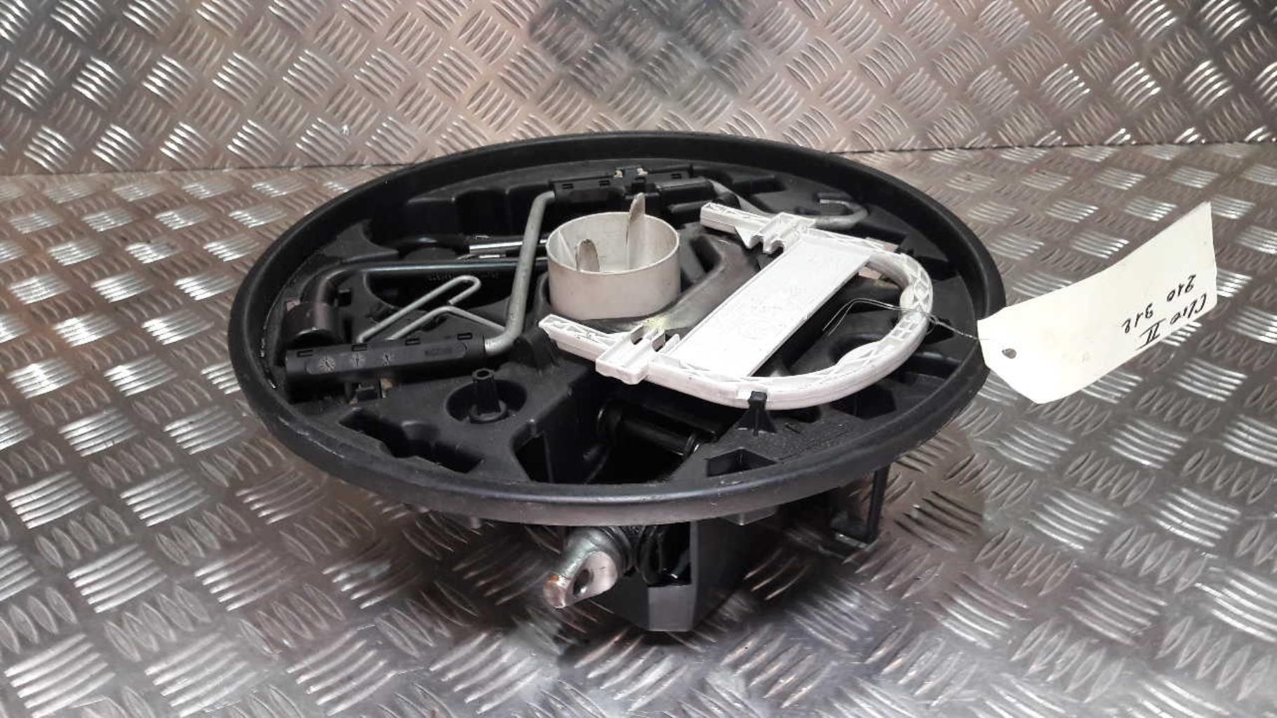 Cric (Ensemble depannage) RENAULT CLIO 2 PHASE 2 Essence - 1