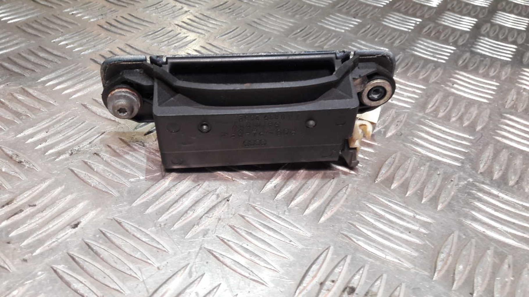 Poignee porte arriere gauche AUDI 100 2 PHASE 2 Essence - 1