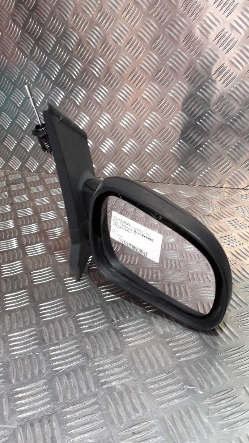Retroviseur droit VOLKSWAGEN FOX Essence - 1