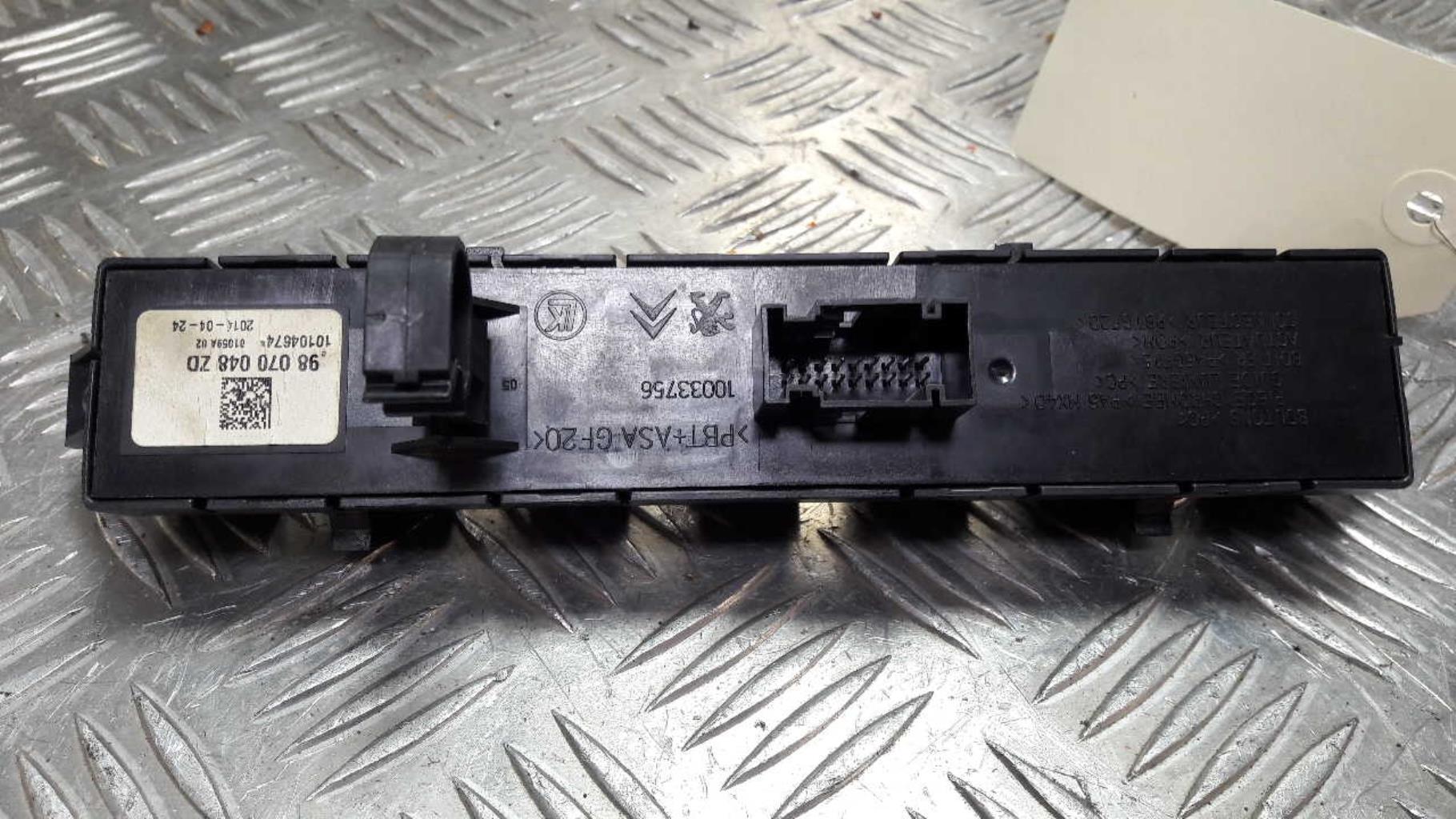 Bouton/Interrupteur PEUGEOT 3008 1 PHASE 1 Diesel - 1