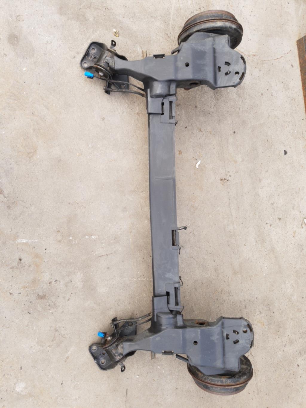 Essieu arriere PEUGEOT 207 PHASE 1 Diesel - 1