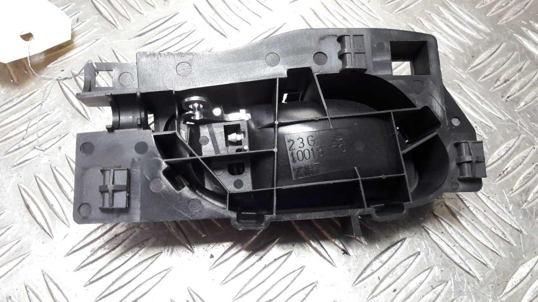 Poignee interieur avant gauche CITROEN C4 1 PHASE 1 Essence - 1