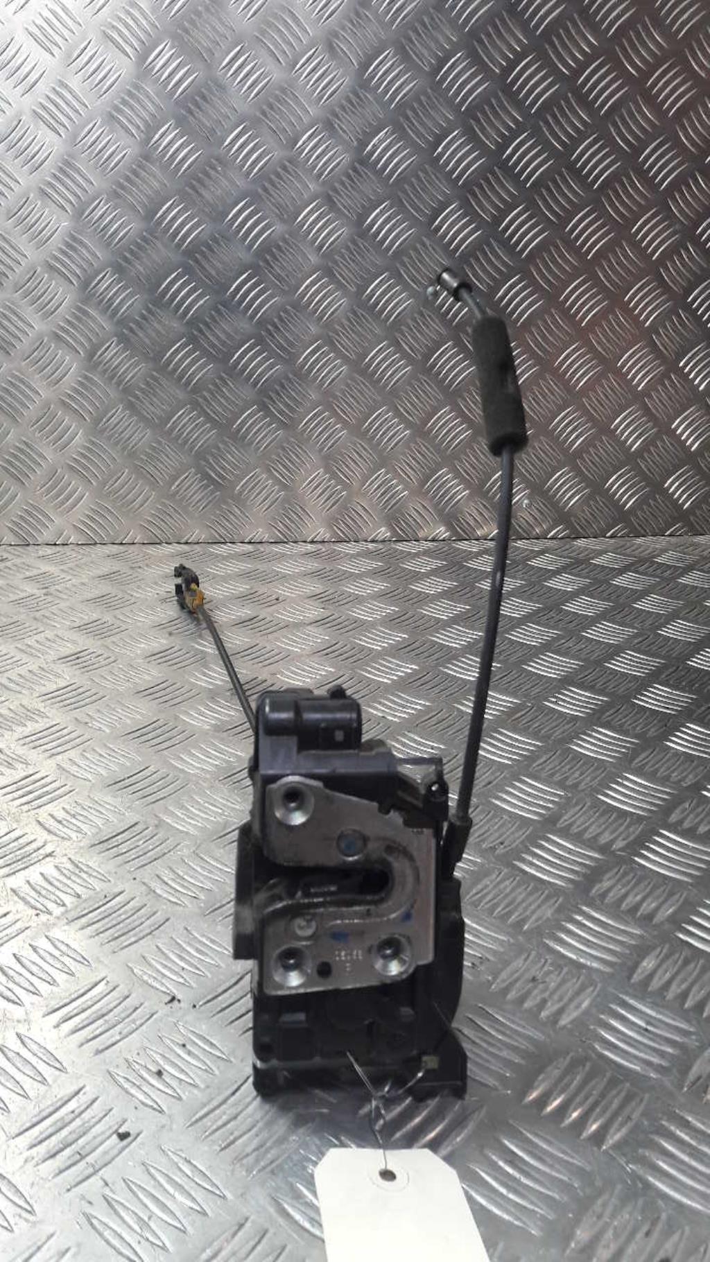 Serrure avant droit RENAULT CLIO 3 PHASE 1 Diesel - 1