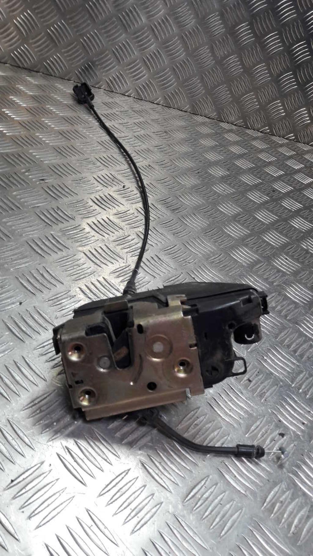 Serrure avant droit RENAULT SCENIC 2 PHASE 1 Diesel - 1