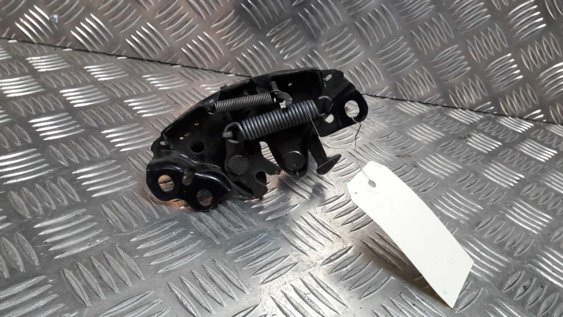Serrure de capot NISSAN JUKE 1 PHASE 2 Essence - 1