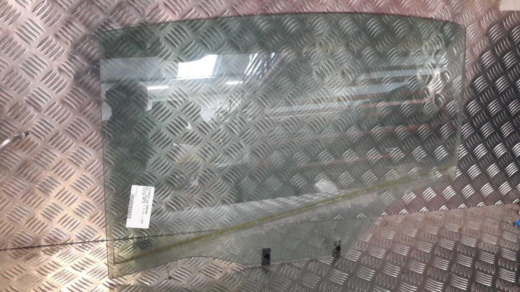 Vitre arriere gauche CITROEN C4 1 PHASE 1 Essence - 1