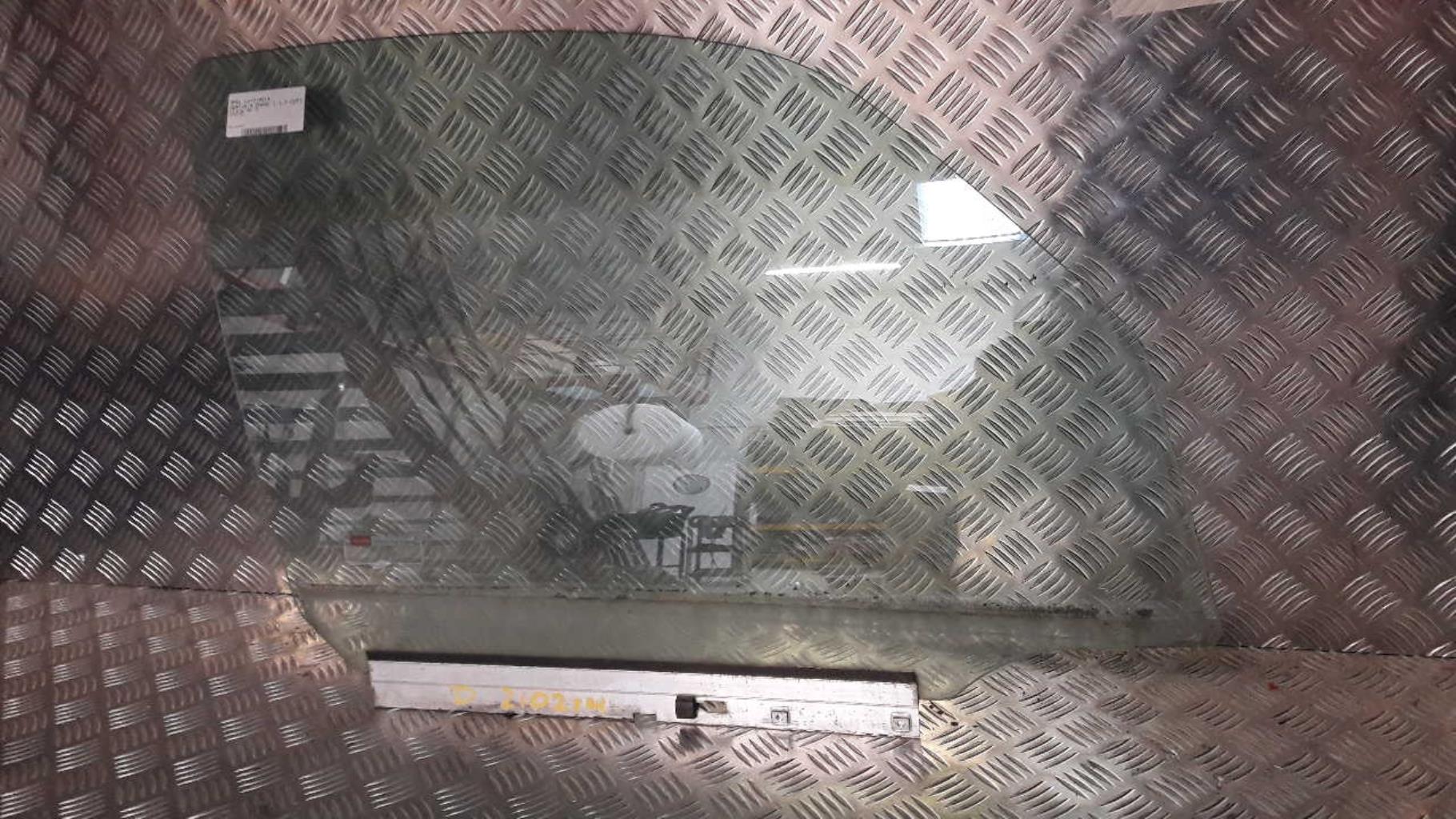 Vitre avant droit OPEL MERIVA A PHASE 1 Diesel - 1