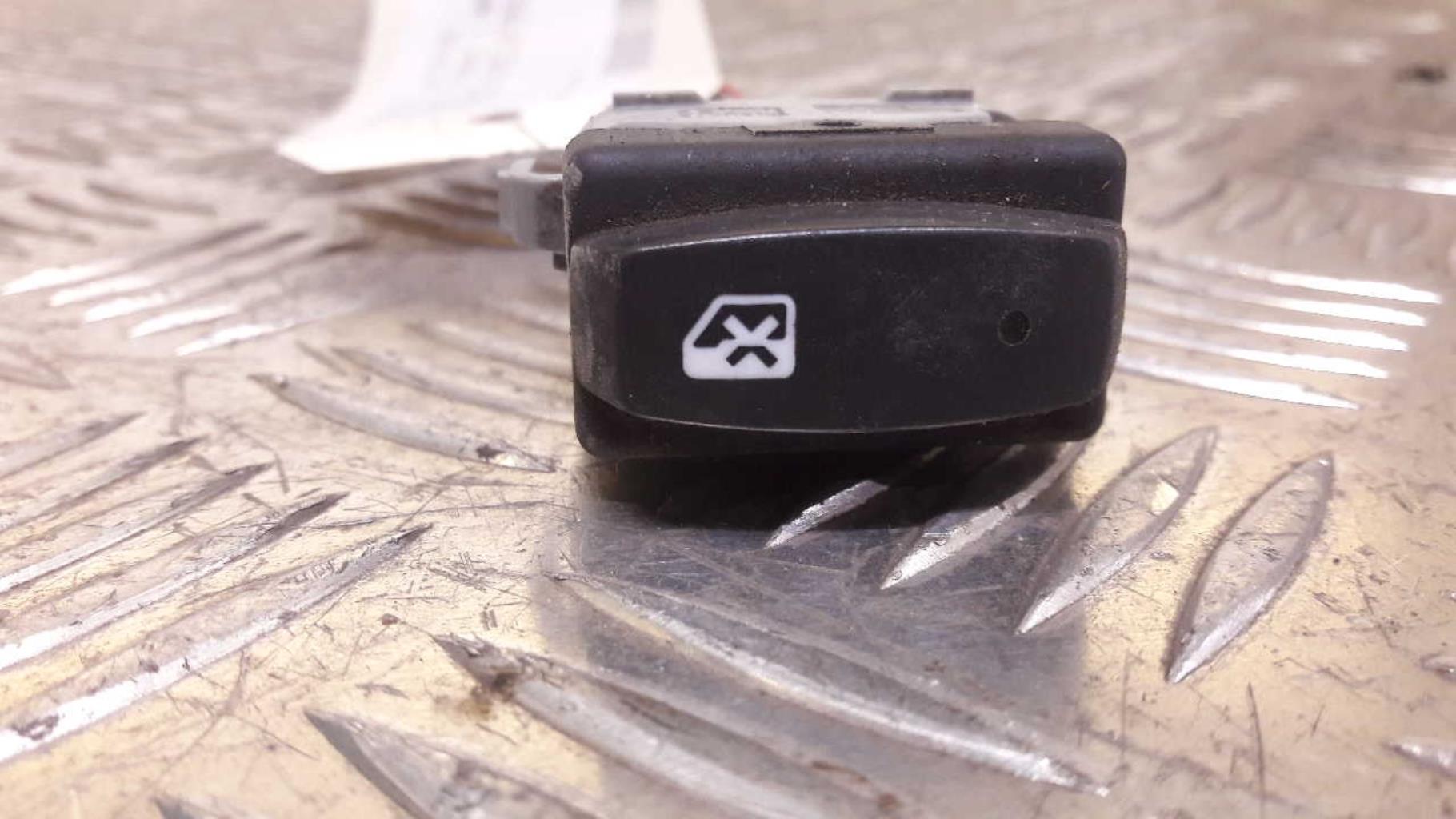 Bouton/Interrupteur RENAULT MEGANE 2 PHASE 1 BREAK Diesel - 1