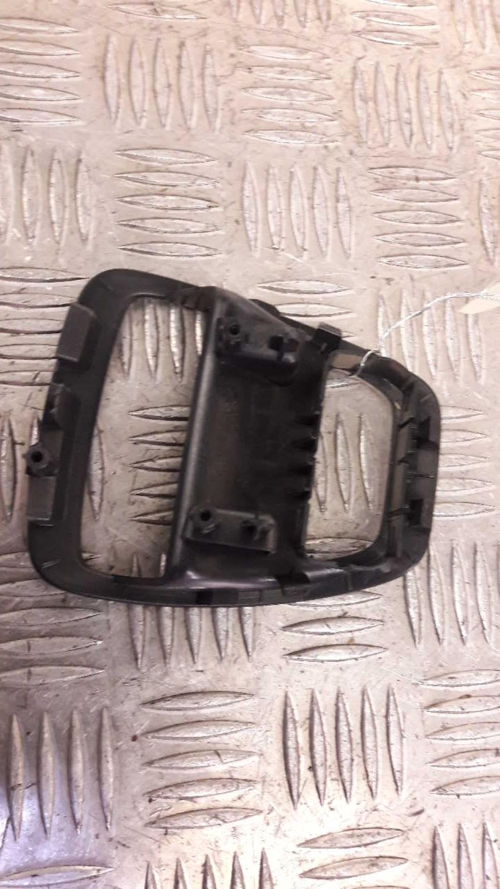 Console central (interieur plastique) CITROEN C5 2 BREAK Diesel - 1